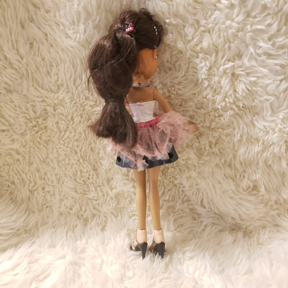 Bratz Light up Funk N Glow Yasmin Doll